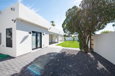 819 E Campus Dr unit 5, Tempe, AZ 85282 - photo 2