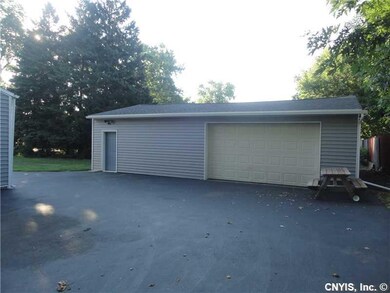 Garage.
