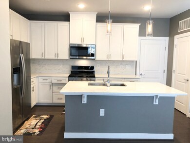 13317 Launders St, Herndon, VA 20171 - photo 2