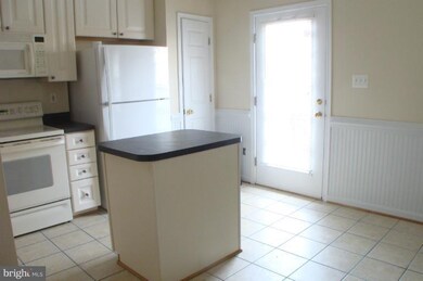 8040 Pennington Dr, Laurel, MD 20724 - photo 5