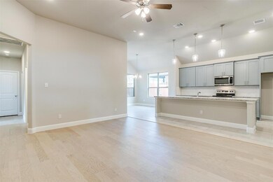 721 Vaquero St, White Settlement, TX 76108 - photo 2