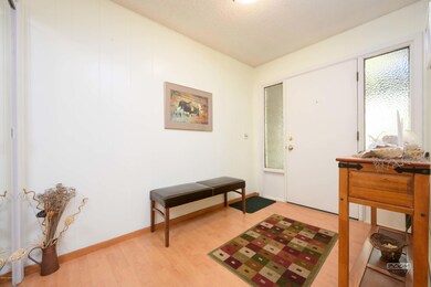 Lg Open Entry w/Closet
