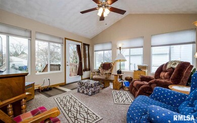 1940 W 1st St, Davenport, IA 52802 - photo 7