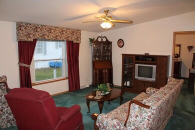 637 S Washington St unit 3, North Attleboro, MA 02760 - photo 2