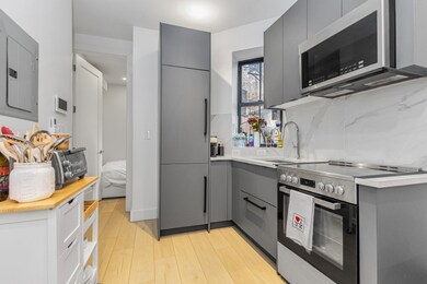 356 W 48th St unit 2C, New York, NY 10036 - photo 4