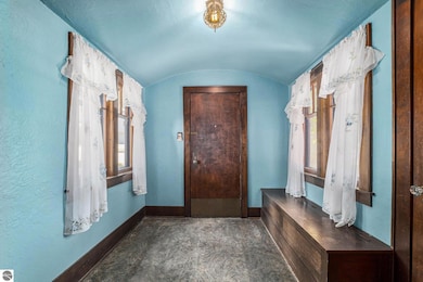 211 E Division St, Cadillac, MI 49601 - photo 3