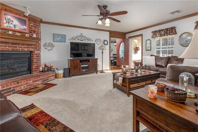 1401 Clear Creek Rd, Moore, OK 73160 - photo 6