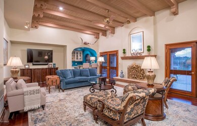 06 Family Room
