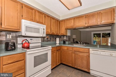 19216 Misty Meadow Terrace, Germantown, MD 20874 - photo 4