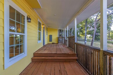 508 Lois Cir, Granbury, TX 76049 - photo 3