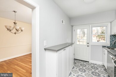 1546 Gleneagle Rd, Baltimore, MD 21239 - photo 5