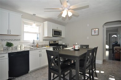 375 Jastram St, Providence, RI 02908 - photo 3