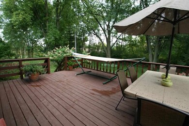 5437 Whalen Rd, Fitchburg, WI 53575 - photo 4