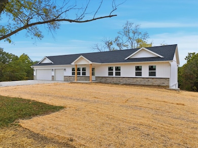 2109 E Calvert Hill Rd, Columbia, MO 65202 - photo 2