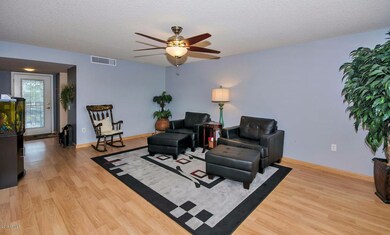 9719 W Campana Dr-large-005-3-Family Roo