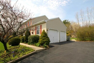 4721 Hoffman Dr, Whitehall, PA 18052 - photo 3