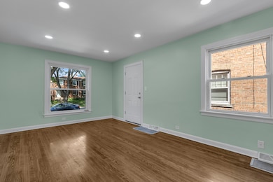 1721 Linden St, Des Plaines, IL 60018 - photo 5