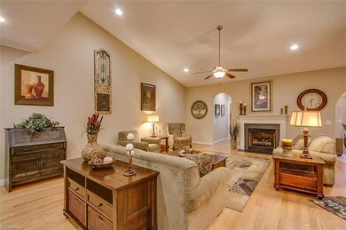 219 Landis Ct unit 11, Asheboro, NC 27203 - photo 4