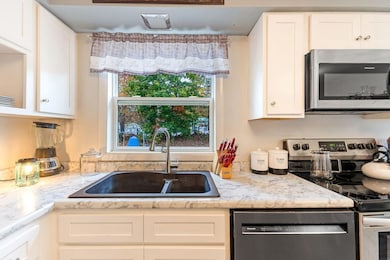 127 Barlen St, Farmington, ME 04938 - photo 5