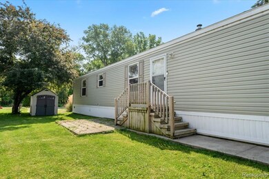 11731 Valerie Ln, Whitmore Lake, MI 48189 - photo 2