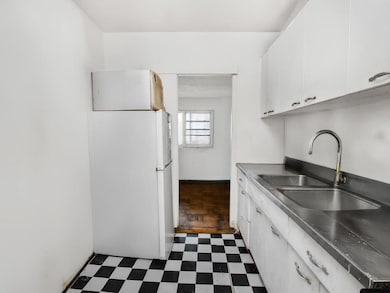 Fordham Hill Oval unit 8D, Bronx, NY 10468 - photo 3