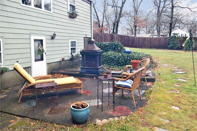 78 Burgess Dr, Warwick, RI 02886 - photo 2