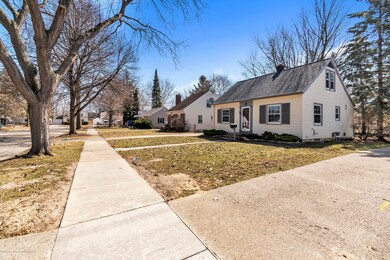 904 Hamilton Ave, Lansing, MI 48910 - photo 3