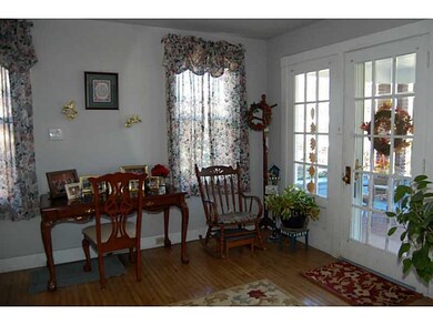 Entry/Foyer.