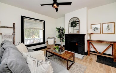 Living Room (3)