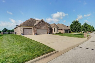 914 W Lorenza Dr, Nixa, MO 65714 - photo 2