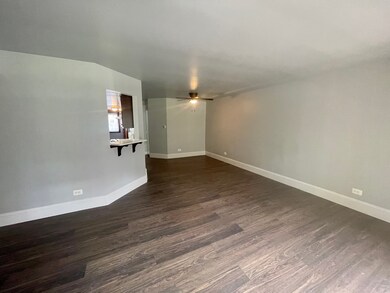 4276 Central Rd unit 102, Glenview, IL 60025 - photo 2
