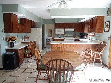 Casual Dining Area in Kitchen