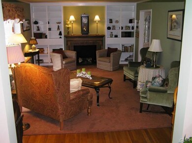 2712 W Gordon St unit 2716, Allentown, PA 18104 - photo 2