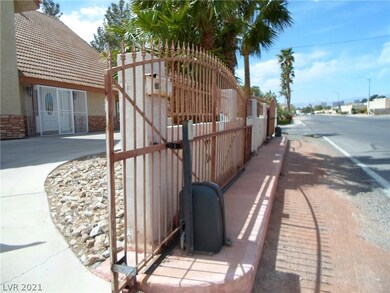 3745 E Viking Rd, Las Vegas, NV 89121 - photo 5
