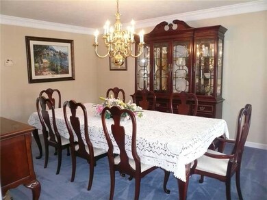 Dining Room. Spacious formal dinning room with cro
