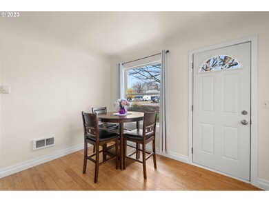 1211 N College St, Newberg, OR 97132 - photo 4