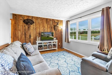 08-927-Fields-Rd-WindowStill-Real-Estate