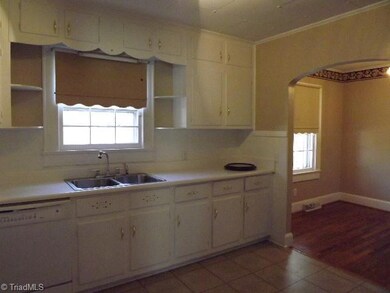 1004 Brooklyn Avenue Extension, Ramseur, NC 27316 - photo 5
