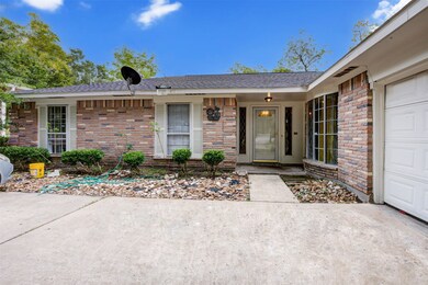 7438 Tall Pines Dr, Houston, TX 77088 - photo 2