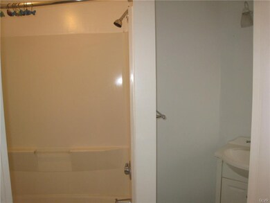 2nd Floor Full Bath