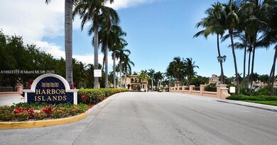 957 N Harbor View North W Dock, Hollywood, FL 33019 - photo 2