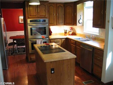 Kitchen - Another view, looking back to DR.   Ligh
