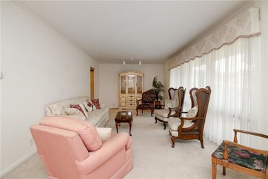 7211 Forest Ct, Windsor Heights, IA 50324 - photo 6