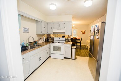 209 Warren Ct, Jacksonville, NC 28546 - photo 5