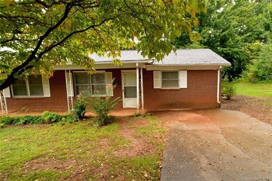 411 1st Ave, Statesville, NC 28677 - photo 2