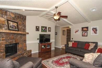 1812 W Phoenix Place, Broken Arrow, OK 74011 - photo 4