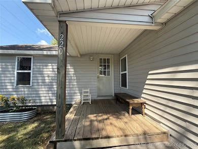 220 E Audd Ave, Checotah, OK 74426 - photo 2
