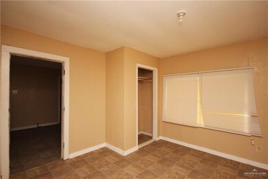 722 N Fir St, Pharr, TX 78577 - photo 4
