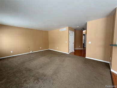 9032 Solitude Ln, Belleville, MI 48111 - photo 3