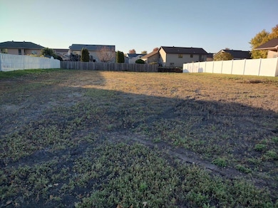 4795 Woodhaven Dr S, Fargo, ND 58104 - photo 2